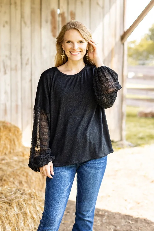 Black Top with Gauze Sleeves Street