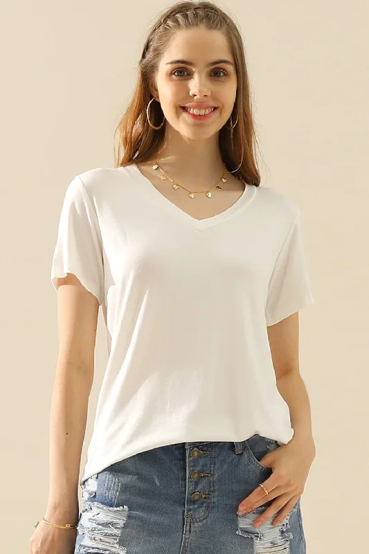 10 Colors! Ninexis Full Size V-Neck Short Sleeve T-Shirt Traditional Women's Wool