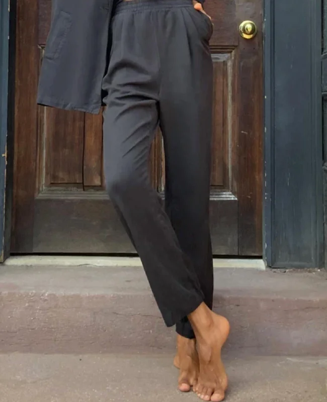 Berlin Suit Pant In Black Sleek Women's 