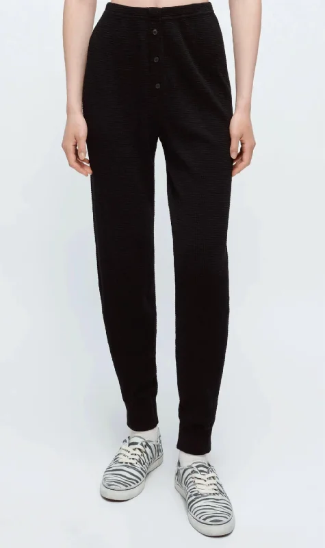 Thermal Jogger In Black garde