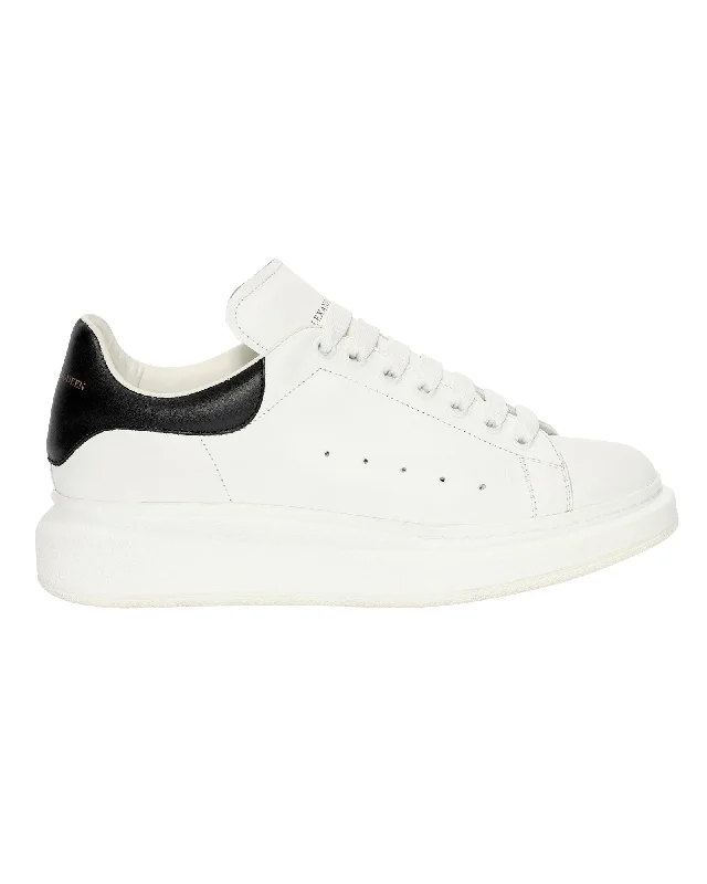 Larry Sneaker Inflatable Shoe Look 